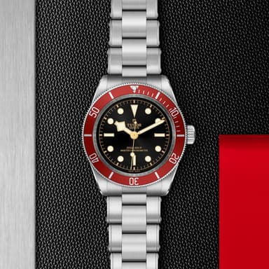 TUDOR Black Bay thumbnail 5