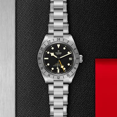 TUDOR Black Bay Pro thumbnail 5