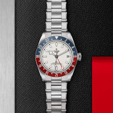 TUDOR Black Bay GMT thumbnail 5