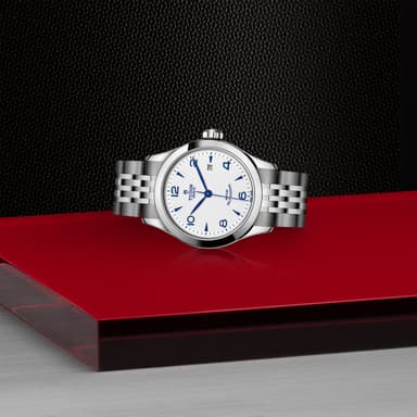 TUDOR 1926 thumbnail 4