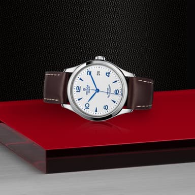 TUDOR 1926 thumbnail 4