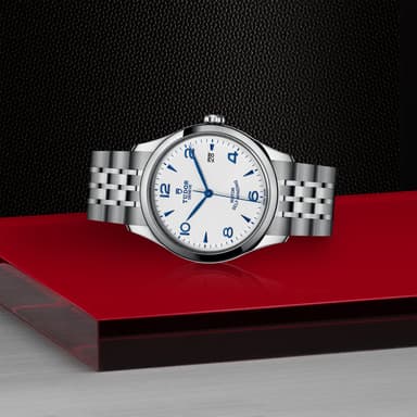 TUDOR 1926 thumbnail 4
