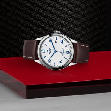 TUDOR 1926 thumbnail 4