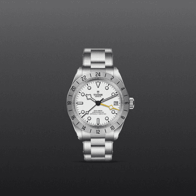 TUDOR Black Bay Pro thumbnail 2